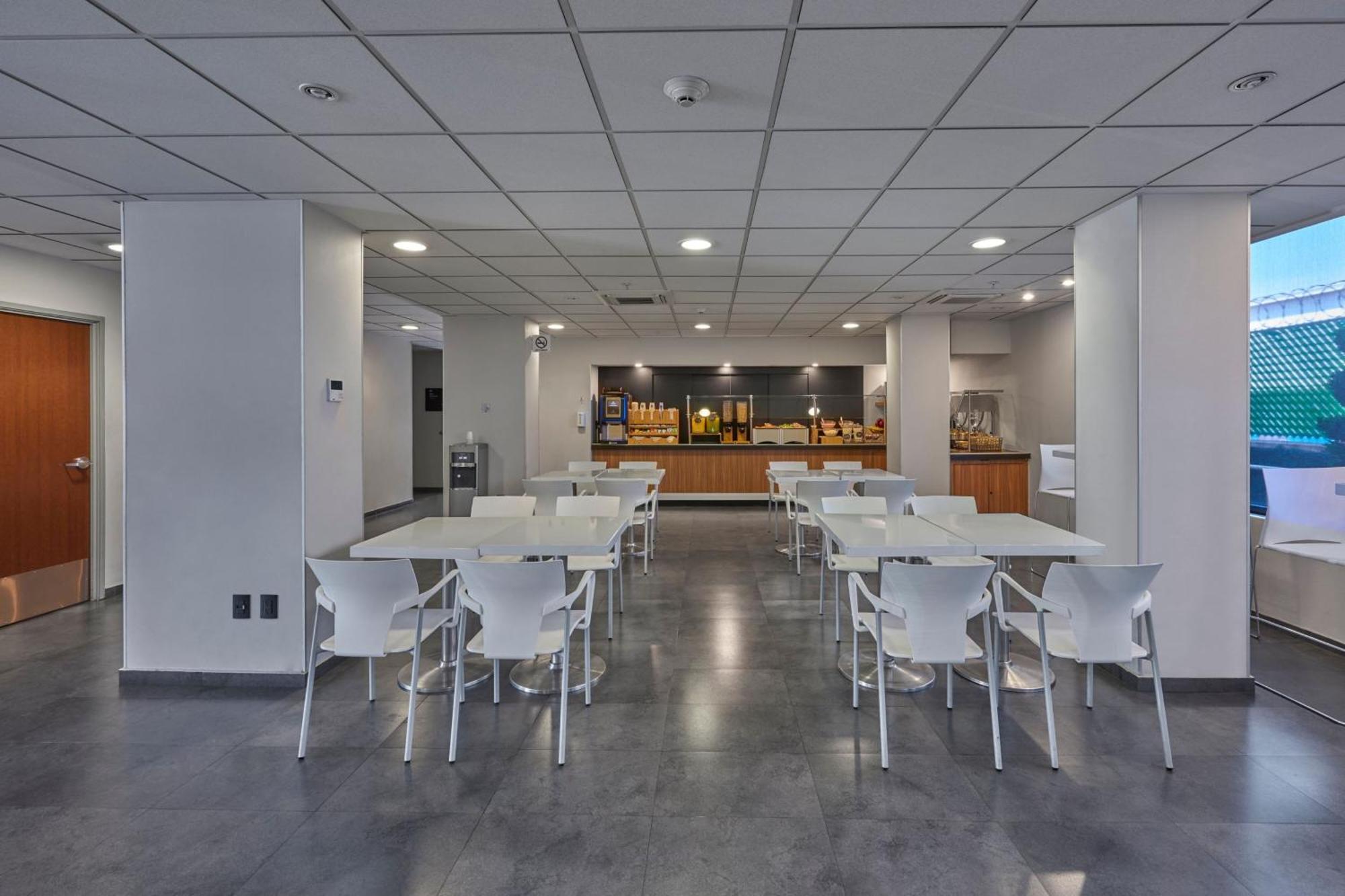 City Express By Marriott Ciudad De Mexico Plaza Central Екстериор снимка