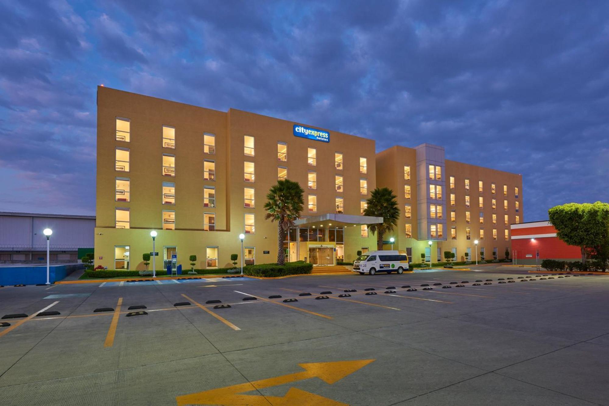 City Express By Marriott Ciudad De Mexico Plaza Central Екстериор снимка