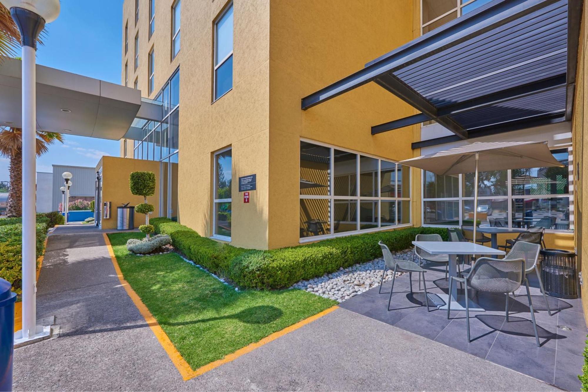 City Express By Marriott Ciudad De Mexico Plaza Central Екстериор снимка